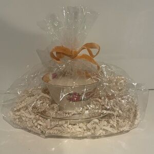 Elegant Floral Candle Holder with Ribbon